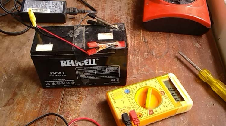 Precautions to Charge Lithium Ion Battery Without Charger